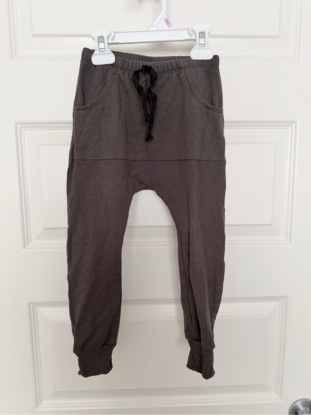 3T POSH & COZY Raven joggers
